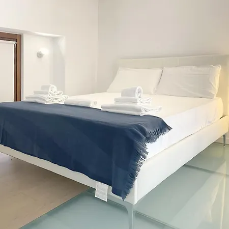 Flatsharing - Collegno 3 Level Loft Apartment *