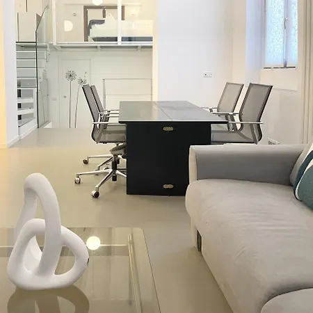 Flatsharing - Collegno 3 Level Loft Apartment